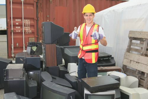 Recycling process in Hendra's waste management