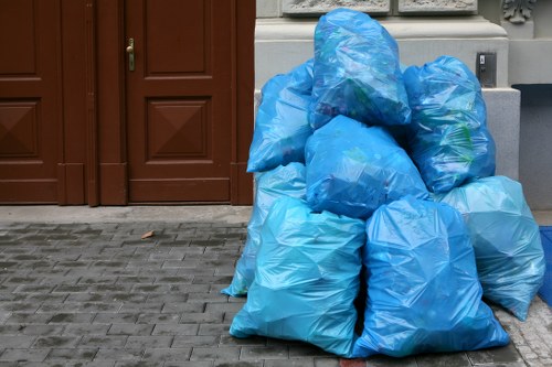 Commercial trash removal services in Panania